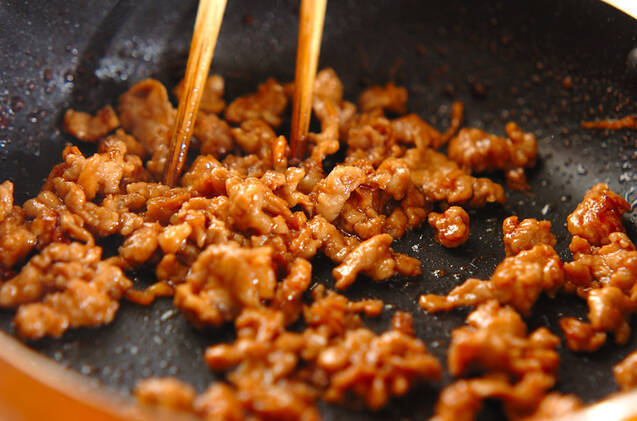 豚しぐれの野沢菜おにぎりの作り方の手順2