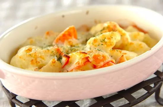 残ったシチューで簡単リメイク クリームシチューポテトグラタン By 杉本 亜希子さん レシピ 作り方 E レシピ 料理のプロが作る簡単レシピ