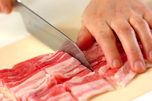 豚の甘辛炒めの作り方の手順1