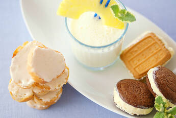 フレッシュジュース+アイスクッキー&ラスク