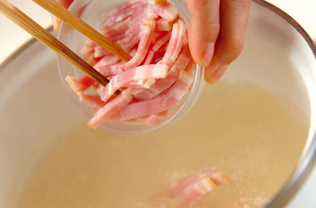 レタスの塩スープの作り方の手順3