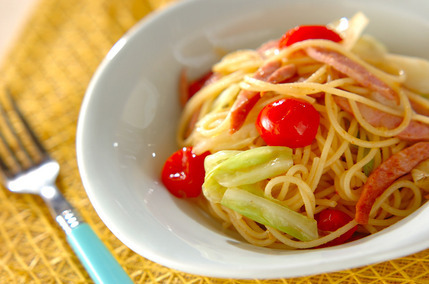 ソーセージとキャベツのホットパスタ