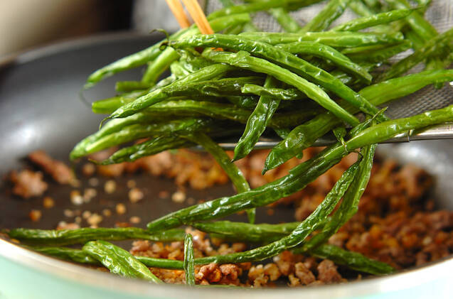 サヤインゲンと豚ひき肉の炒め物の作り方の手順3