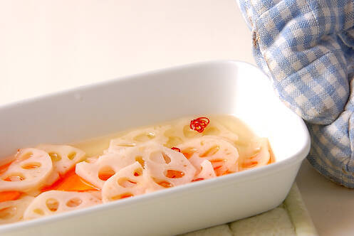 レンコンとニンジンの甘酢和えの作り方の手順2