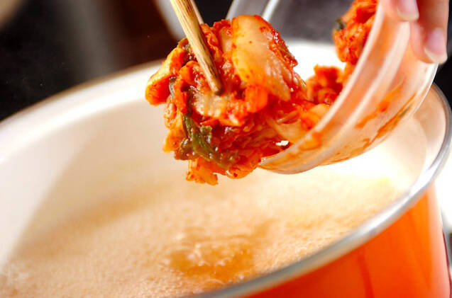 焼き餅入りキムチスープの作り方の手順4