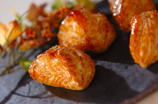 焼き目のしっかりついた艶のあるショーソン・オ・ポム