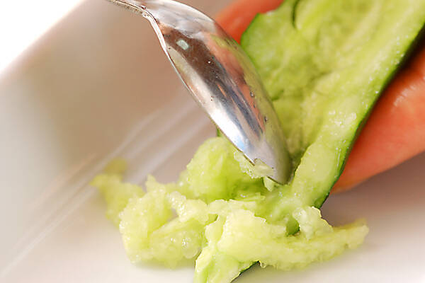 キュウリのクラゲ和えの作り方の手順1