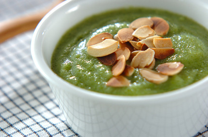 ブロッコリーのポタージュアーモンド風味
