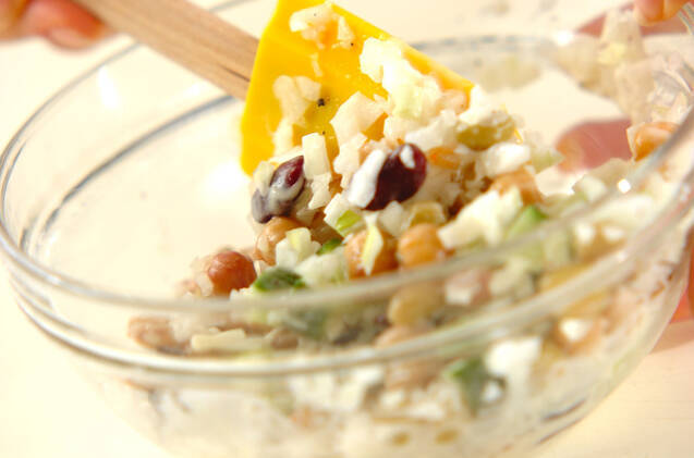 お豆とキュウリのサラダの作り方の手順4