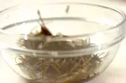 刻み昆布と納豆の和え物の下準備1
