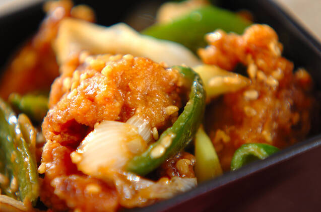 唐揚げのゴマみそ炒め