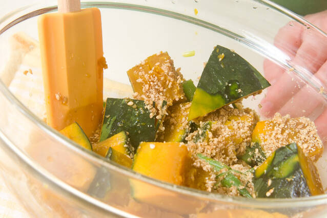 煮カボチャのゴマ和えの作り方の手順4