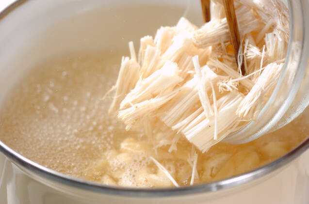 糸コンのみそ汁の作り方の手順4