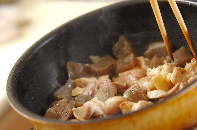 鶏肉とコンニャクの甘煮の作り方の手順4
