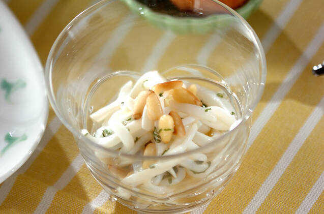 イカそうめんの大葉和え