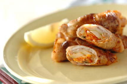 白菜キムチとセロリの豚肉巻き