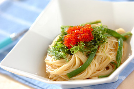 トビッコとオクラの冷やしパスタ