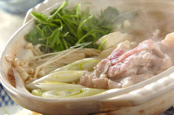 豚しゃぶ鍋 生姜とだし汁であっさり