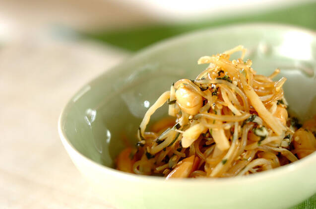 糸コンとサキイカのゴマ和え