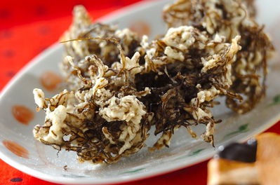 もずくの天ぷら 副菜 のレシピ 作り方 E レシピ 料理のプロが作る簡単レシピ