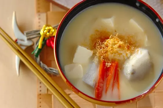 白みそのお雑煮 レシピ 作り方 E レシピ 料理のプロが作る簡単レシピ
