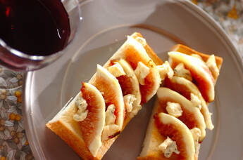 イチジクとブルーチーズのスティックオープンサンド