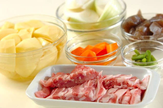 ご飯がすすむ！ほっくり豚肉ジャガの作り方の手順1