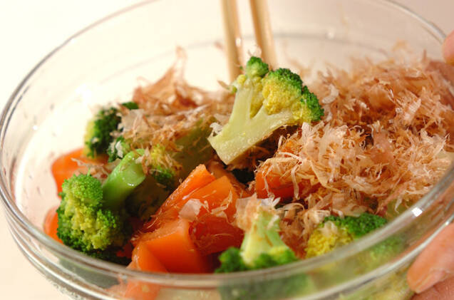 ブロッコリーとトマトのおかか和えの作り方の手順4