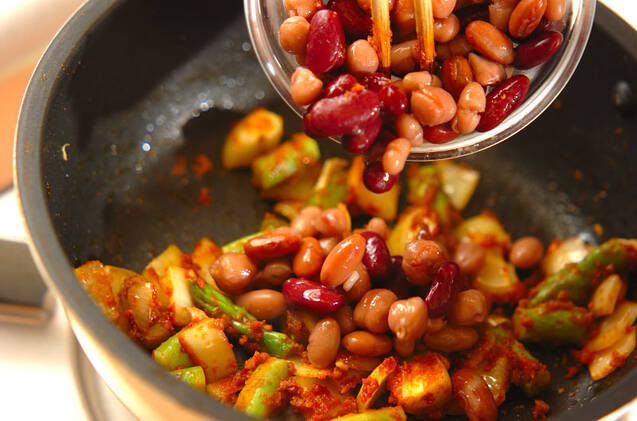 豆とアスパラのカレー炒めの作り方の手順6