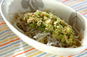 モヤシのおろしソースがけ