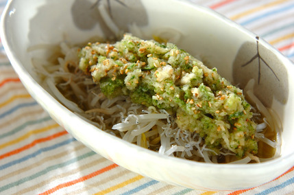 モヤシのおろしソースがけ