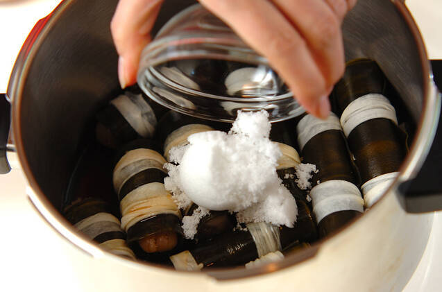 タラコとゴボウの昆布巻き（圧力鍋）の作り方の手順7