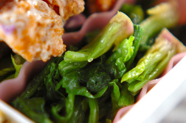 ホウレン草のゴマダレ和え