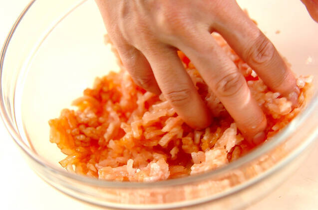 ふんわりやわらか！鶏つくね シンプルな味わいで止まらぬ美味しさの作り方の手順1