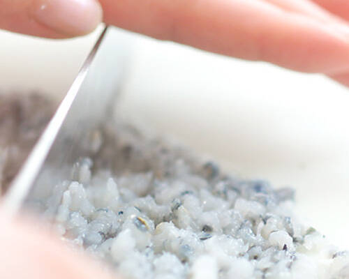 蓮根の海老はさみ揚げの作り方の手順1