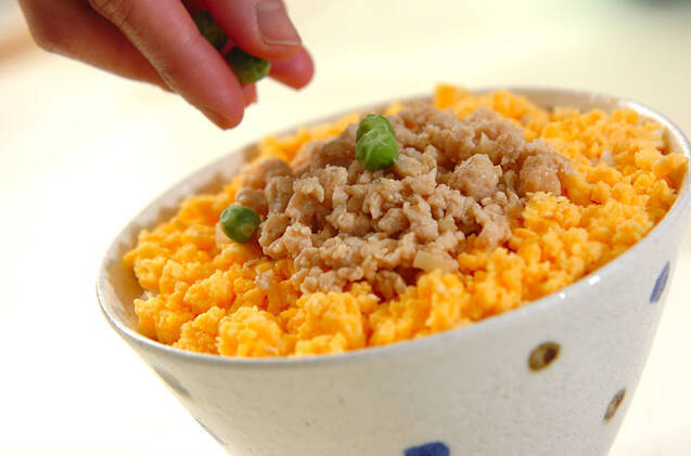グリンピースの3色丼の作り方の手順3