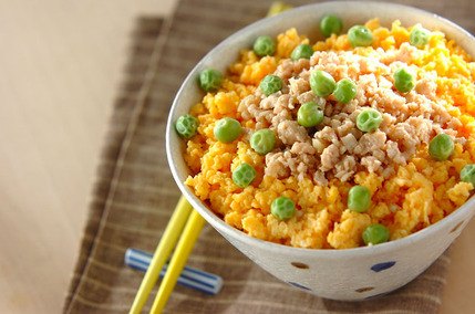 グリンピースの3色丼