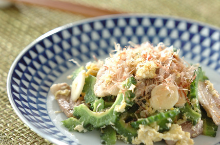 ニンニク香る！豚とゴーヤの卵炒め