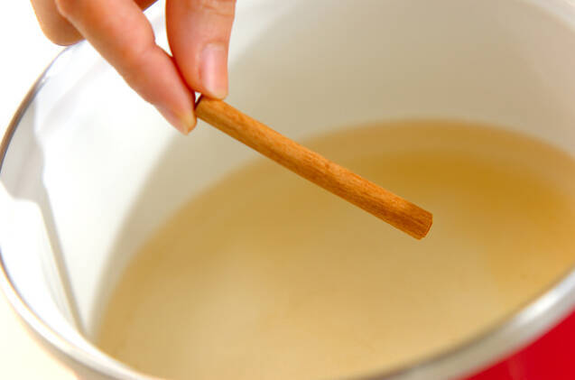 梨の白ワイン煮の作り方の手順2