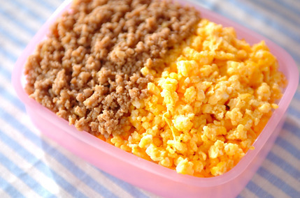 肉みそそぼろ丼