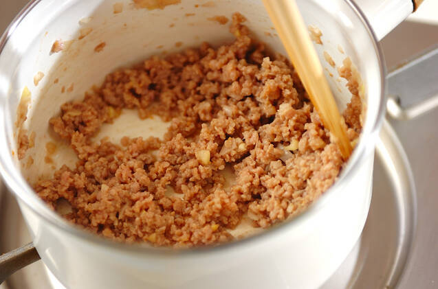 肉みそそぼろ丼の作り方の手順3