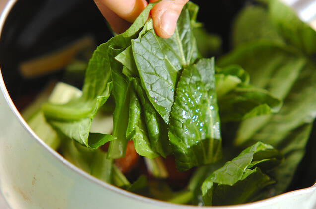 青菜と練り物の煮物の作り方の手順3