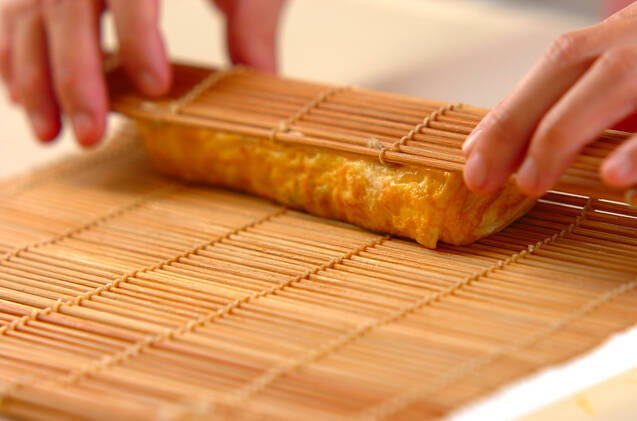 鮭とミツバの卵焼きの作り方の手順4