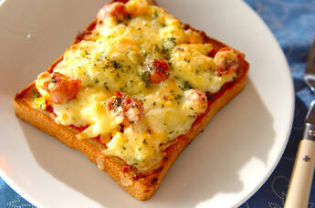 卵のピザトースト