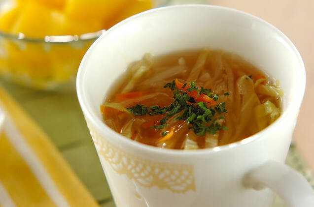 たっぷり千切り野菜のスープ