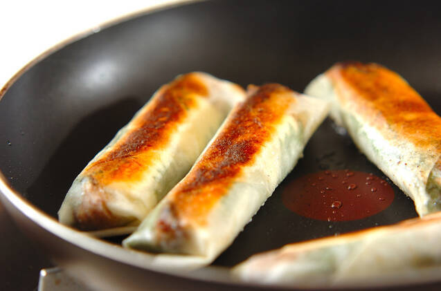 ウナギとチーズの焼き春巻きの作り方の手順3