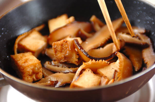 厚揚げとシイタケの炒め煮の作り方の手順4