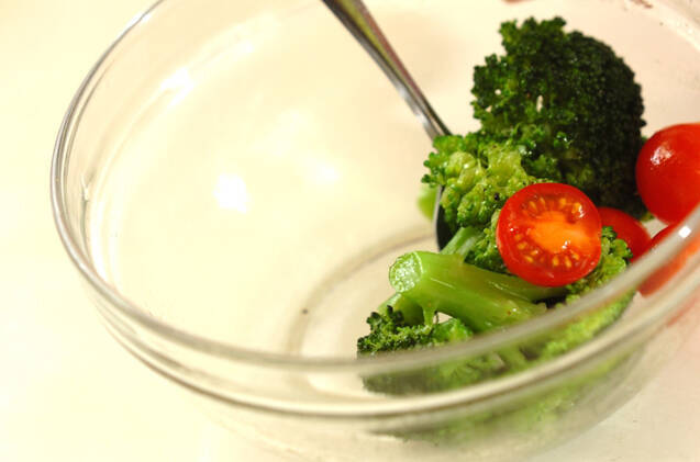ブロッコリーのハチミツサラダの作り方の手順2