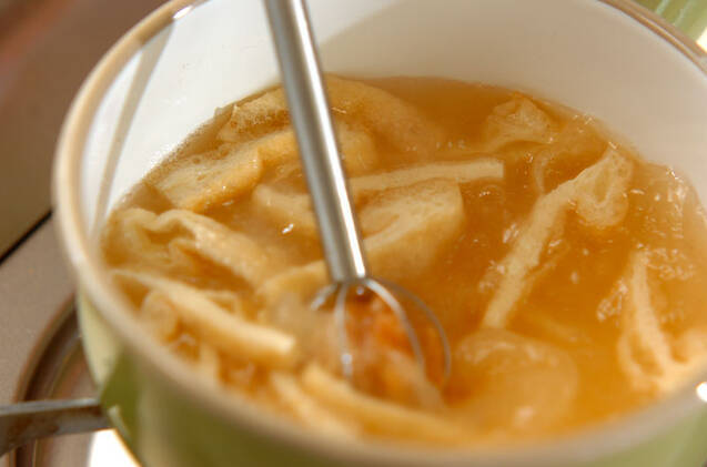 マンネリ脱却！味噌汁 もずくと油揚げ 具に悩まない by杉本 亜希子さんの作り方の手順4