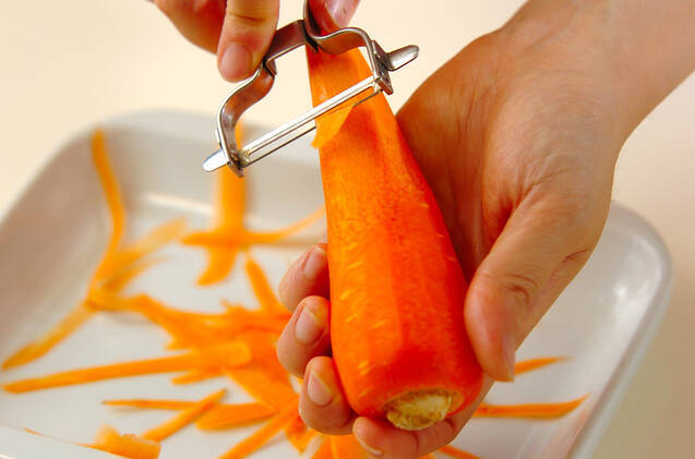 ニンジンとタラのフェットチーネの作り方の手順1